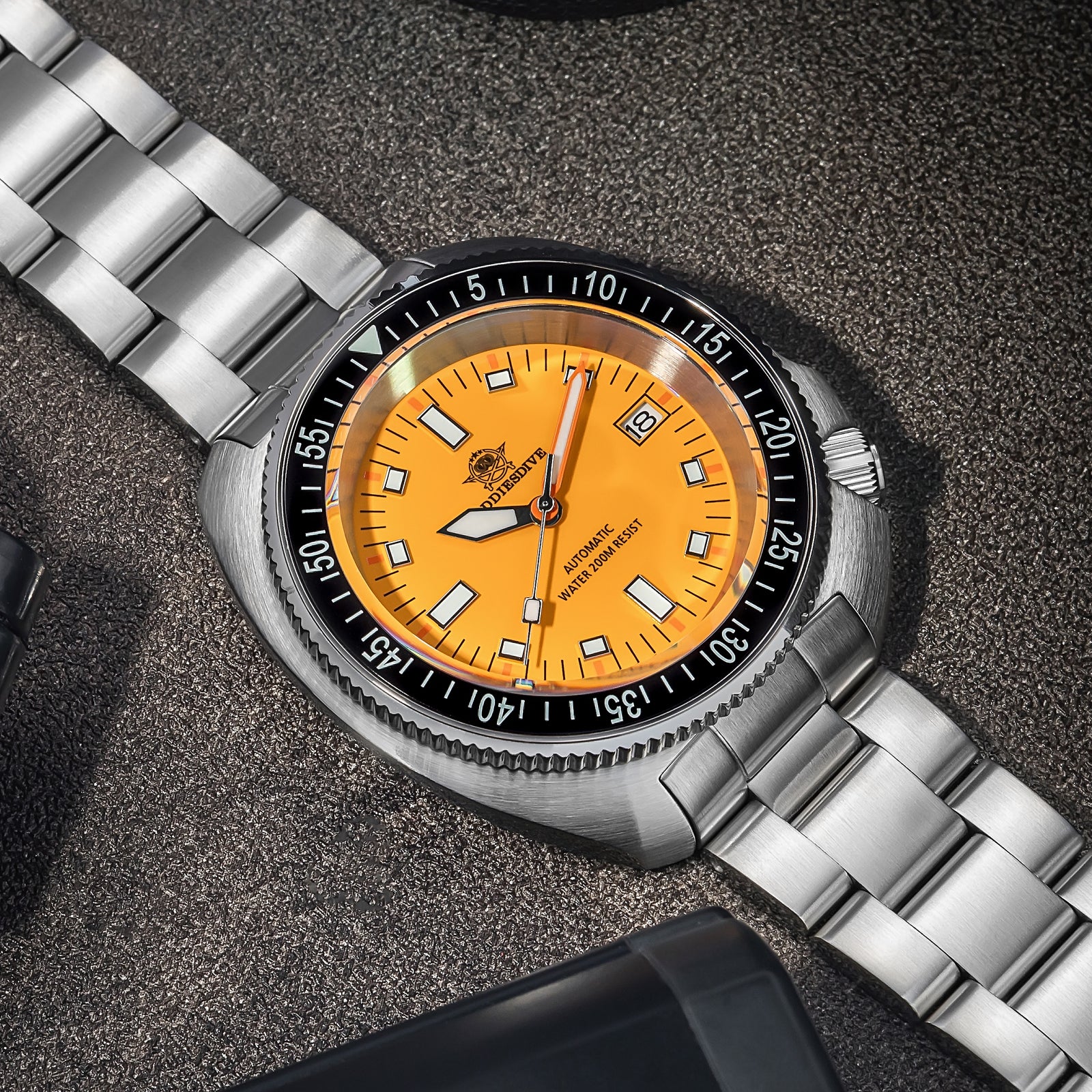 U.S. Warehouse -ADDIESDIVE Retro Captain Willard Dive Watch AD2081