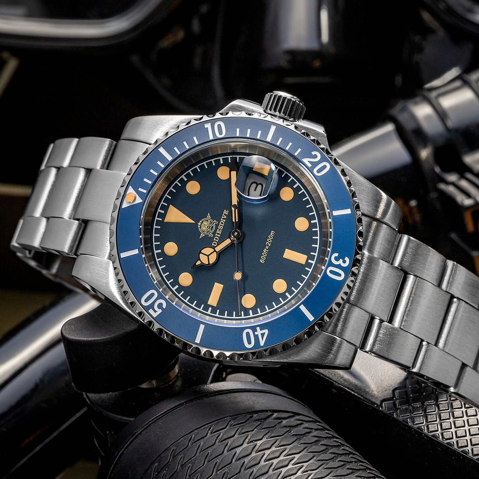 U.S. Warehouse -ADDIESDIVE Retro Sub Quartz Watch AD2054