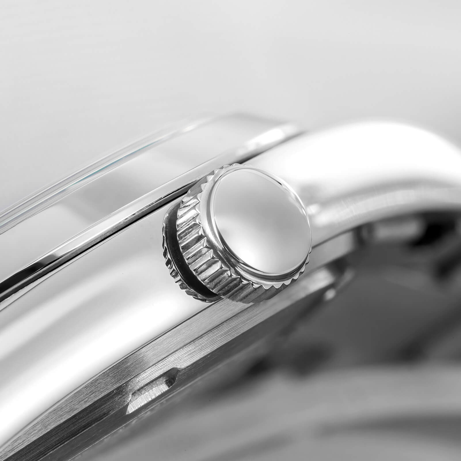 Addies 31mm Women’s Luxury Stainless Steel Quartz Watch AW25903